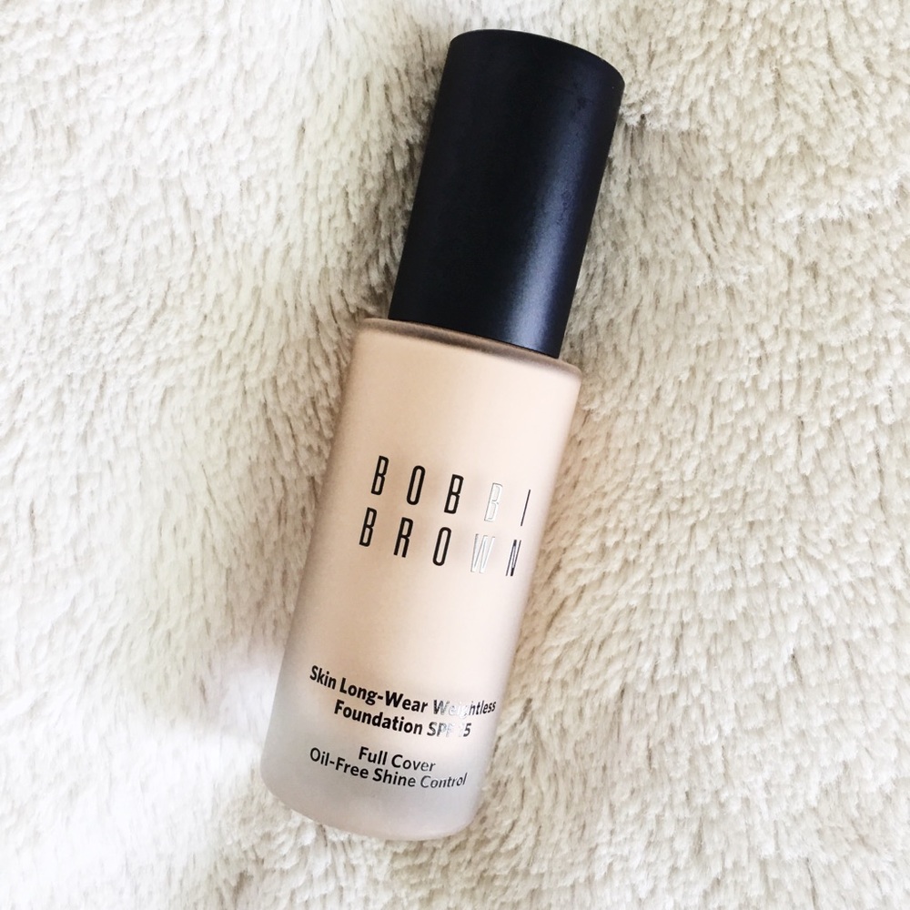 BOBBI BROWN || Skin Longwear Weightless Foundation